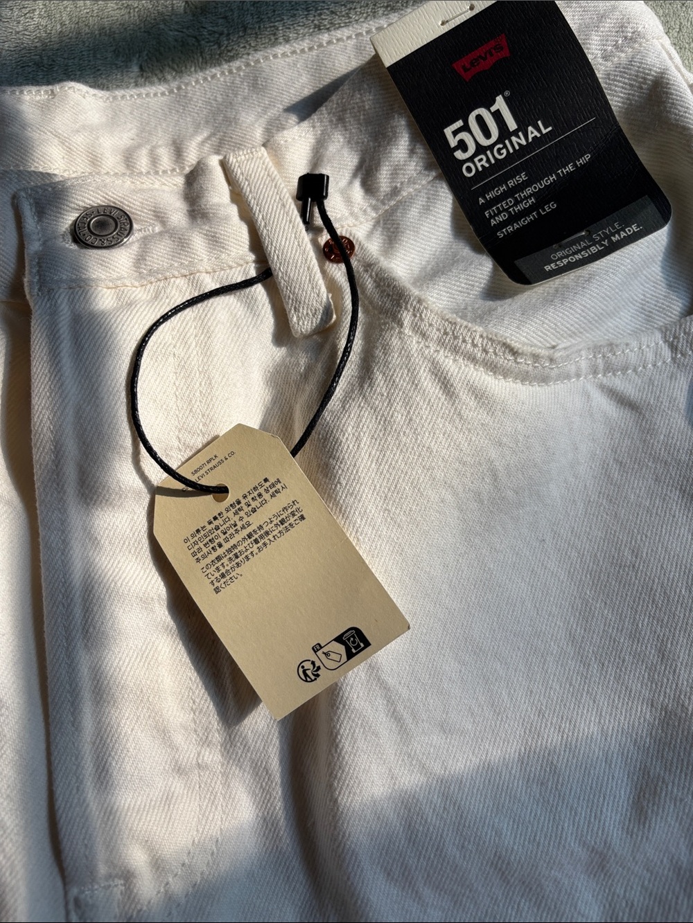 Levi's 501 Original White Jeans - Picture 3 of 8